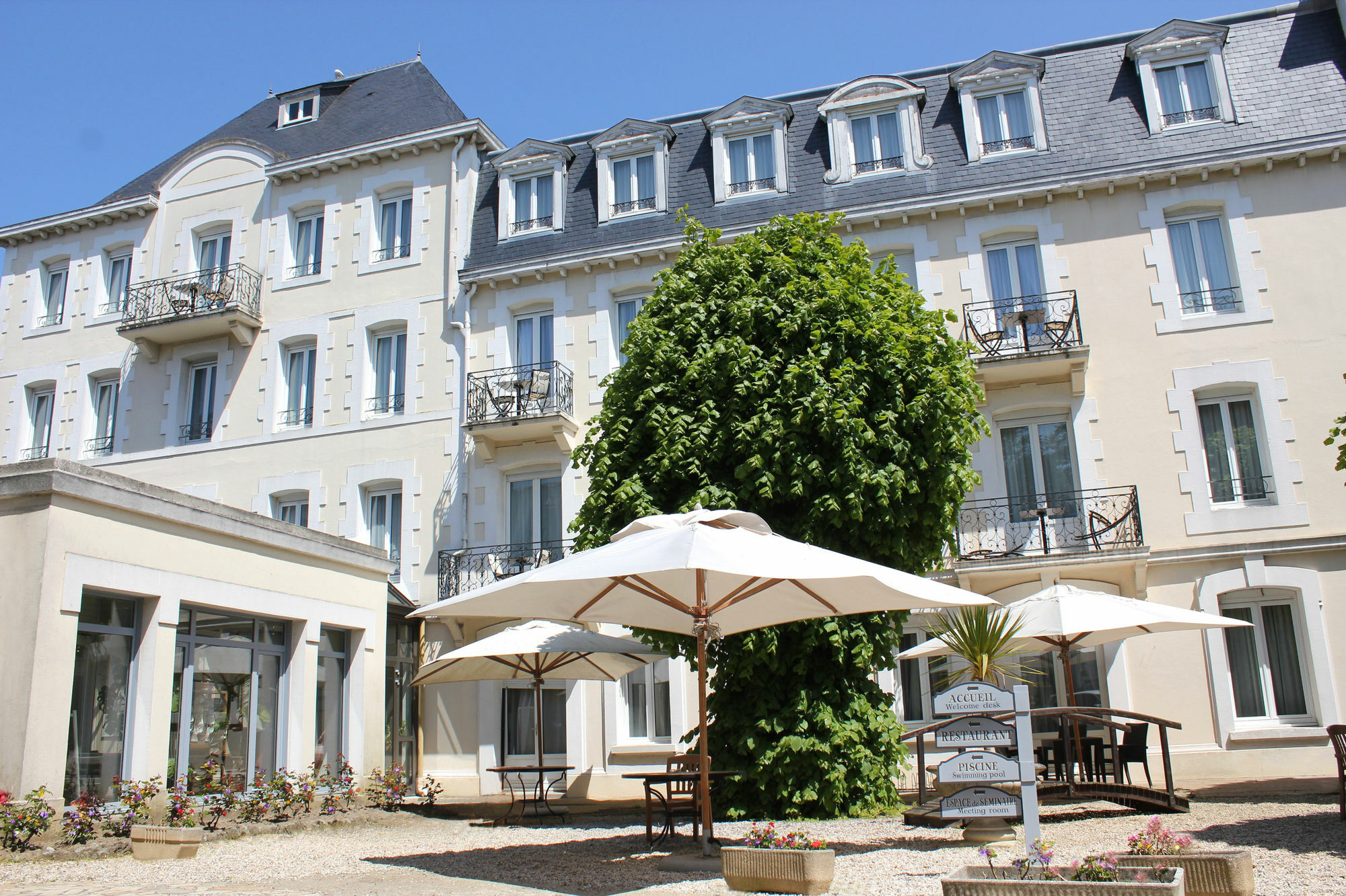 Grand Hotel De Courtoisville - Piscine & Spa, The Originals Relais Saint-Malo Buitenkant foto